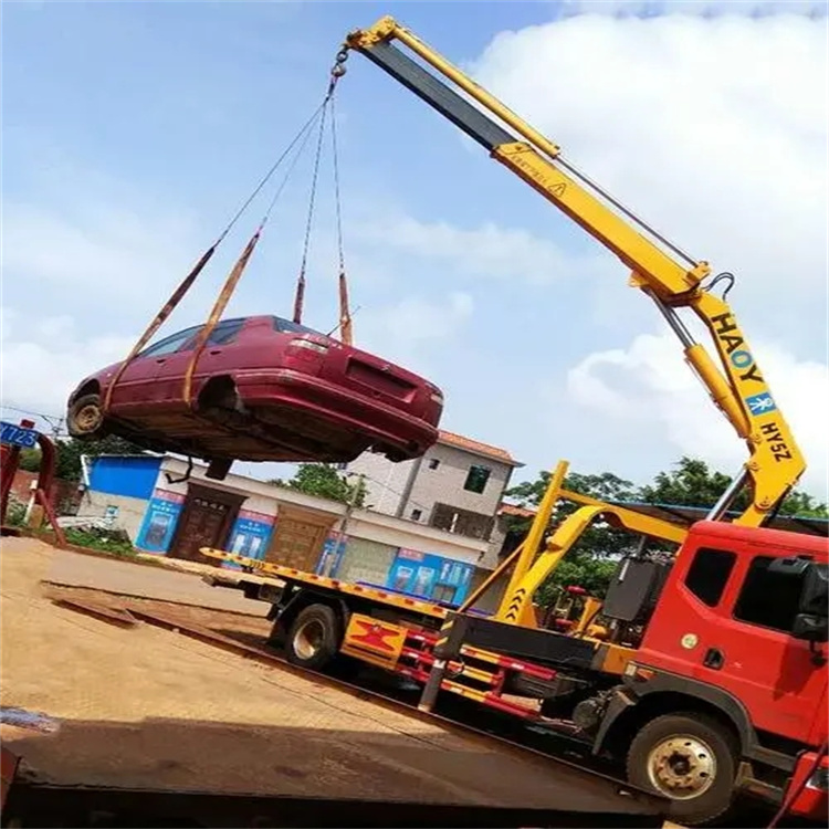 铺前镇吊车吊汽车的正确方法